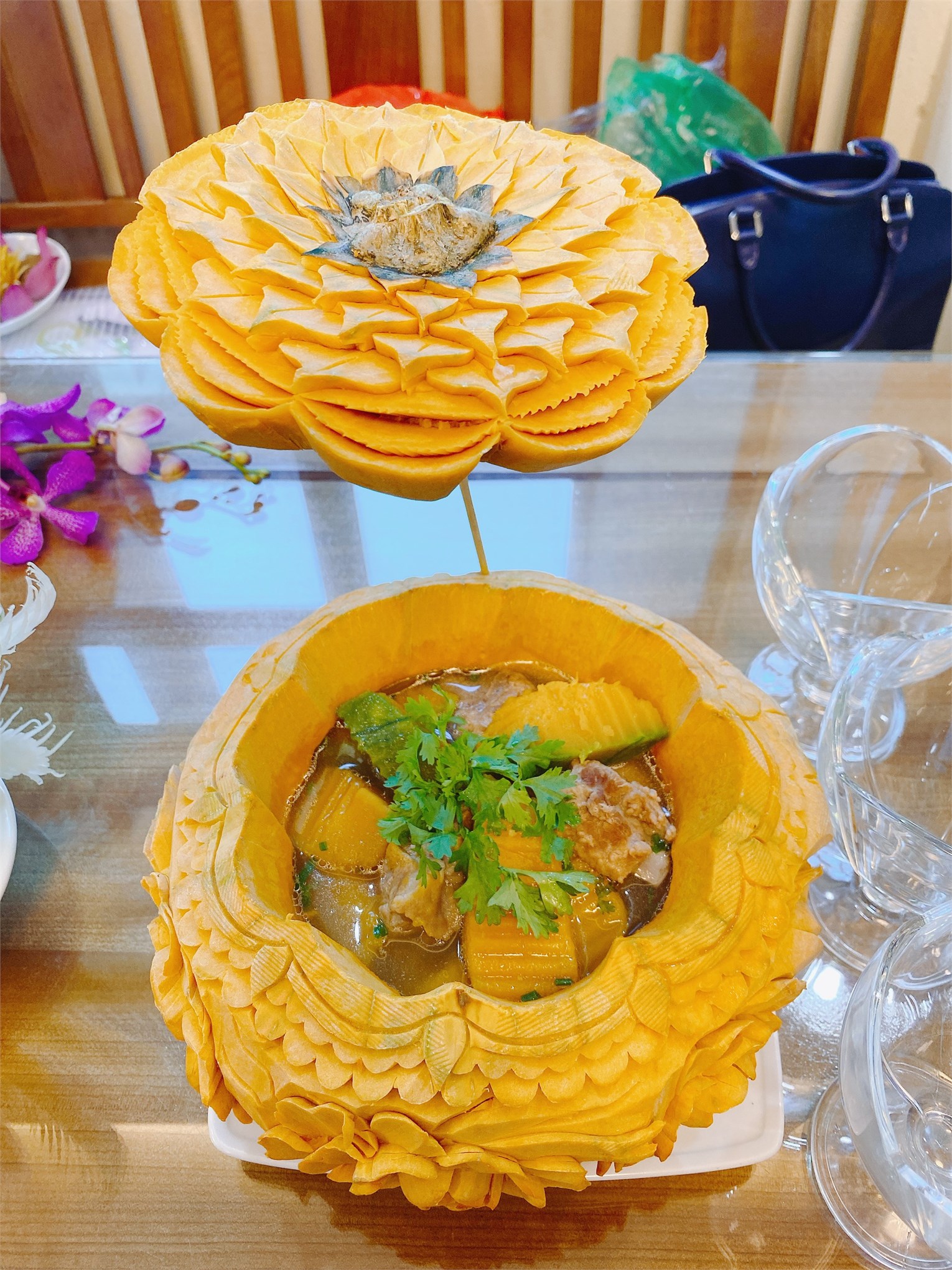 Hội thi nấu ăn cắm hoa kỉ niệm 90 năm ngày thành lập Hội Liên hiệp Phụ nữ Việt Nam